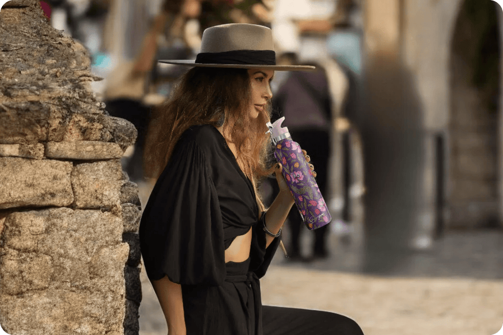Stylish, practical water bottle gift for her: why morriset bottles are perfectly personal