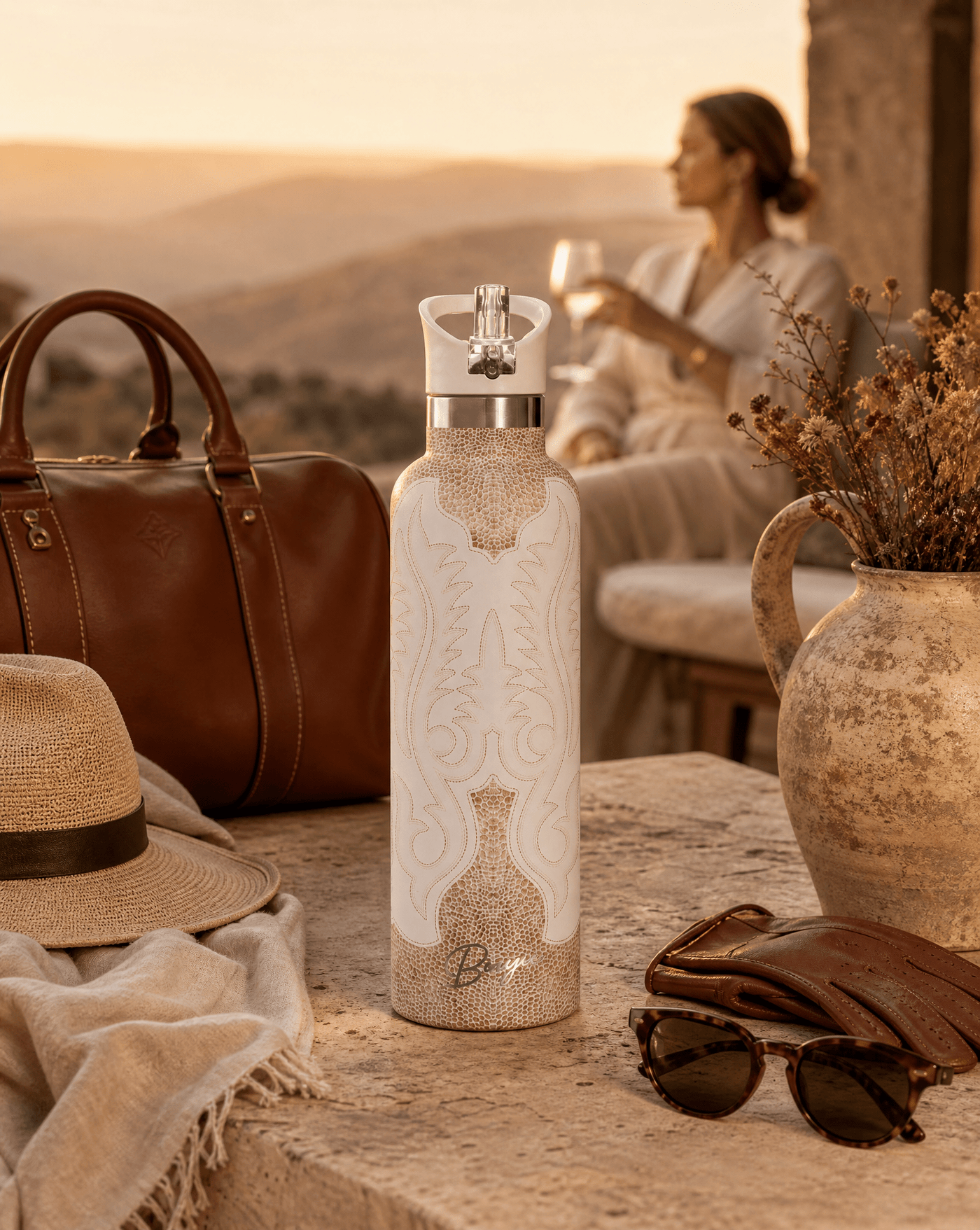 Cowboy Stitch Insulated Bougie Bottle, 25 oz, Gift Tube | Paniolo