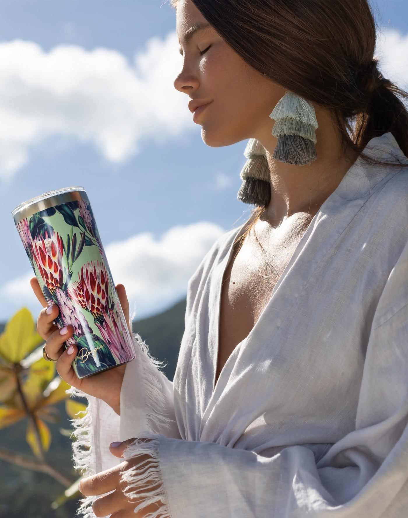 Insulated Travel Tumbler with Captivating Floral Pattern 